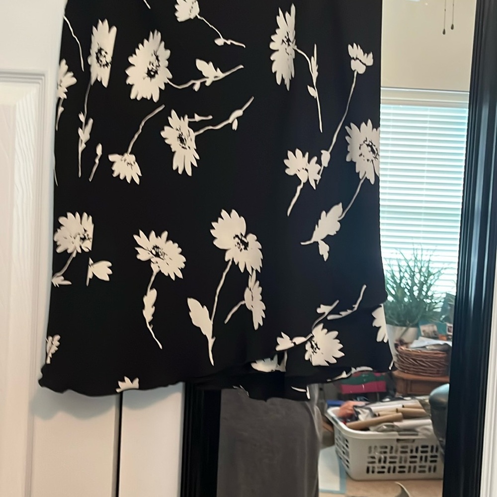 Source Unknown Asymmetrical Cream and Black Midi Skirt - Picture 4 of 8